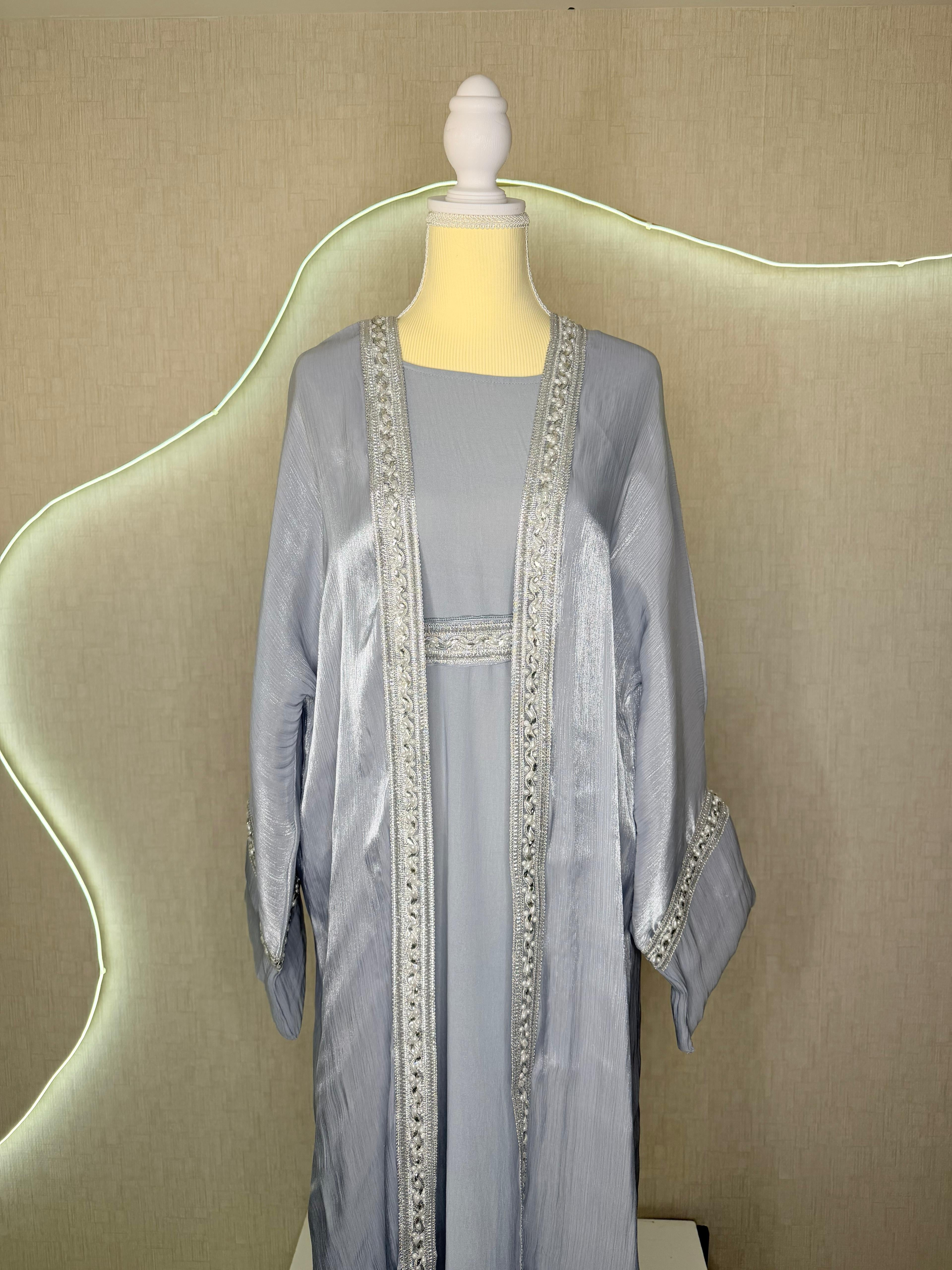 Abaya grise perlée