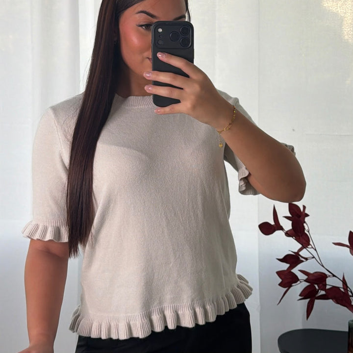 Pull froufrou manche courte