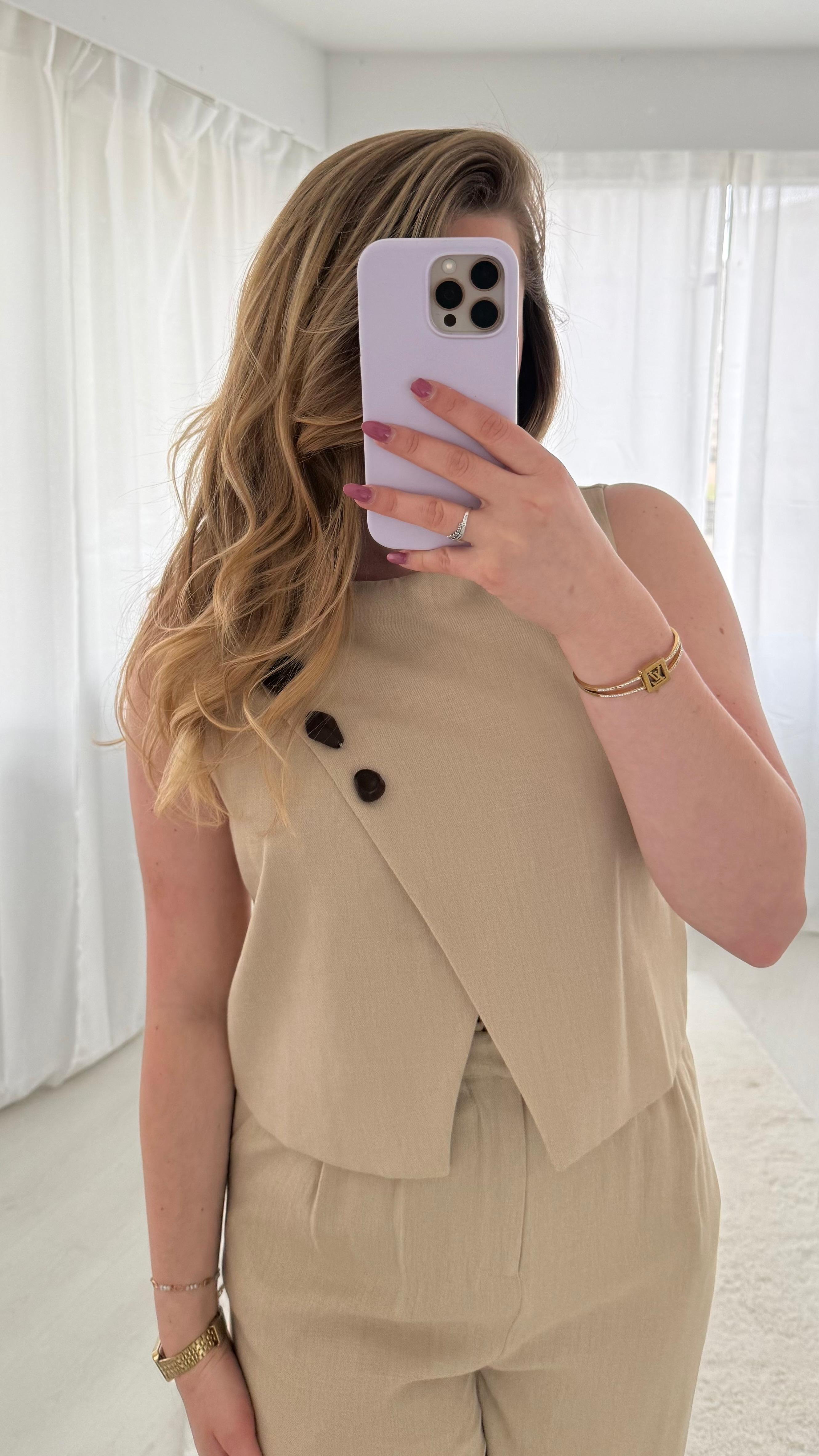 Ensemble avec bouton en bois