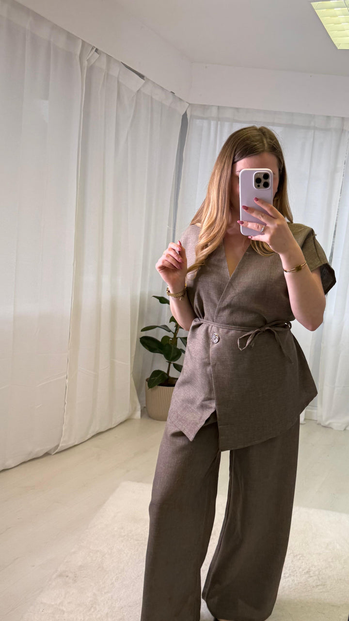 Ensemble taupe en lin