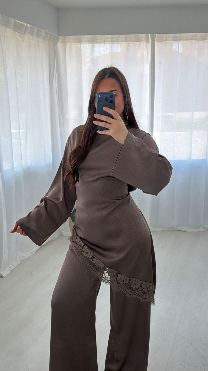 Ensemble satin dentelle