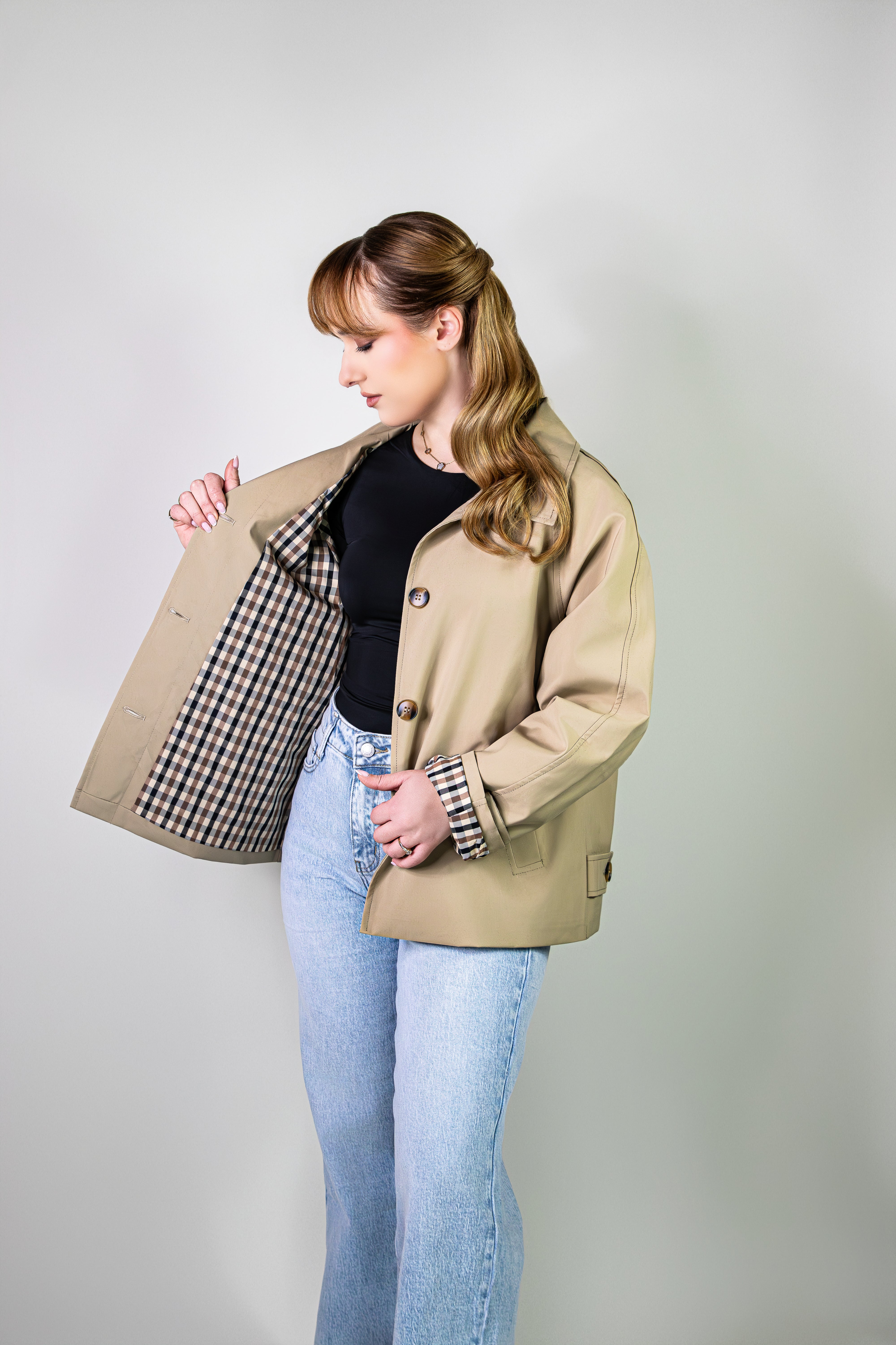 Veste élégante en beige avec doublure à carreaux