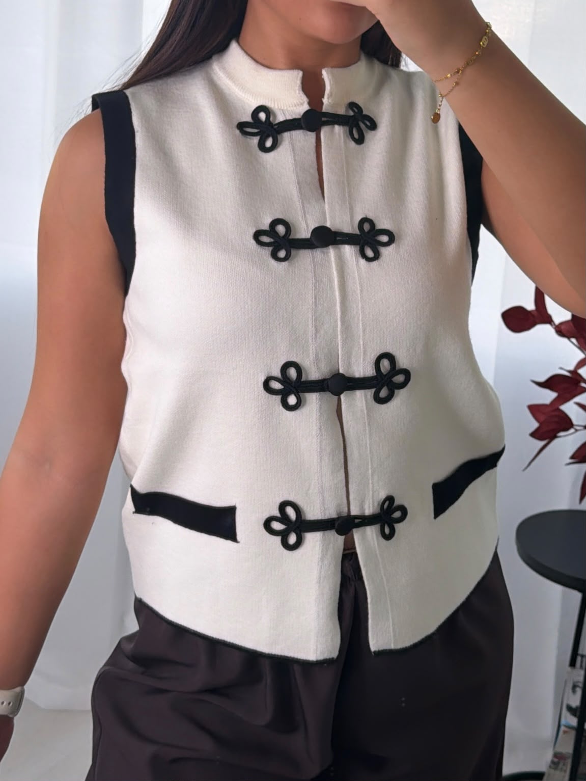Gilet bouton brodé
