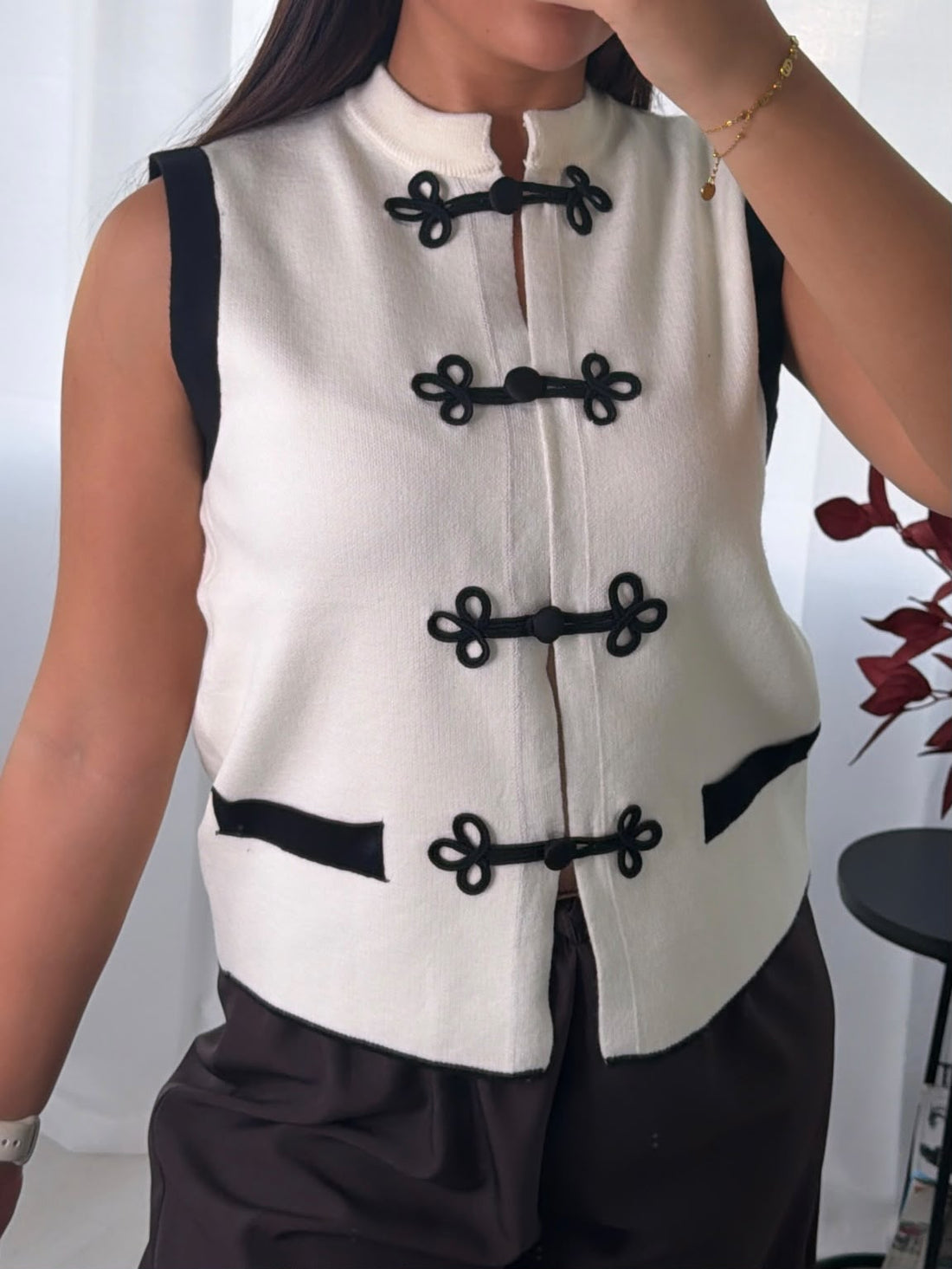 Gilet bouton brodé