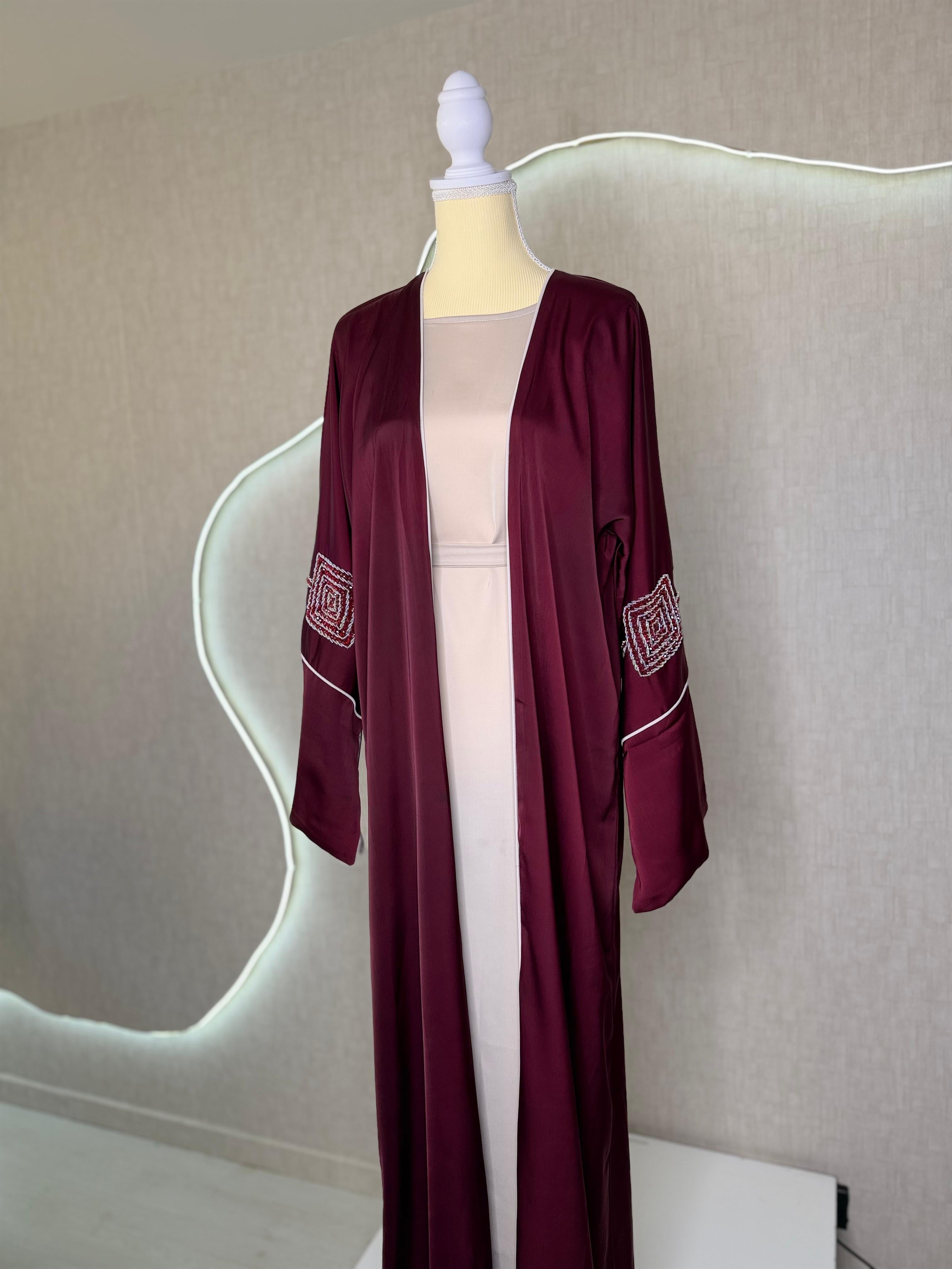Abaya bordeaux perlée