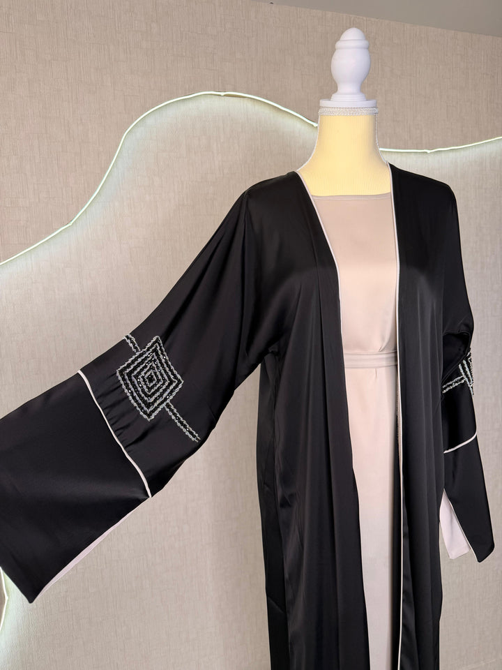 Abaya noire perlée